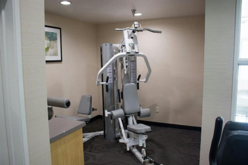 Fairfield Inn & Suites Oakland Hayward - image 16