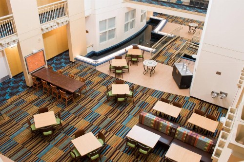 Fairfield Inn & Suites Oakland Hayward - image 2