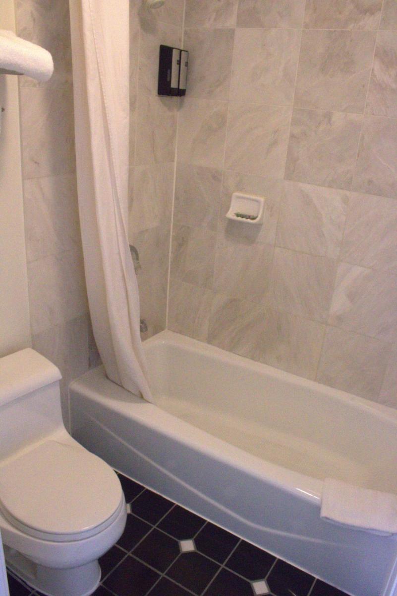 Discovery Inn - image 4
