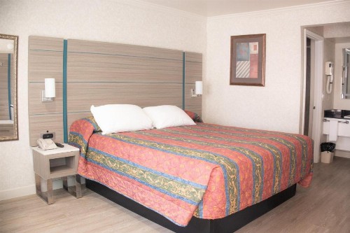Discovery Inn - image 6