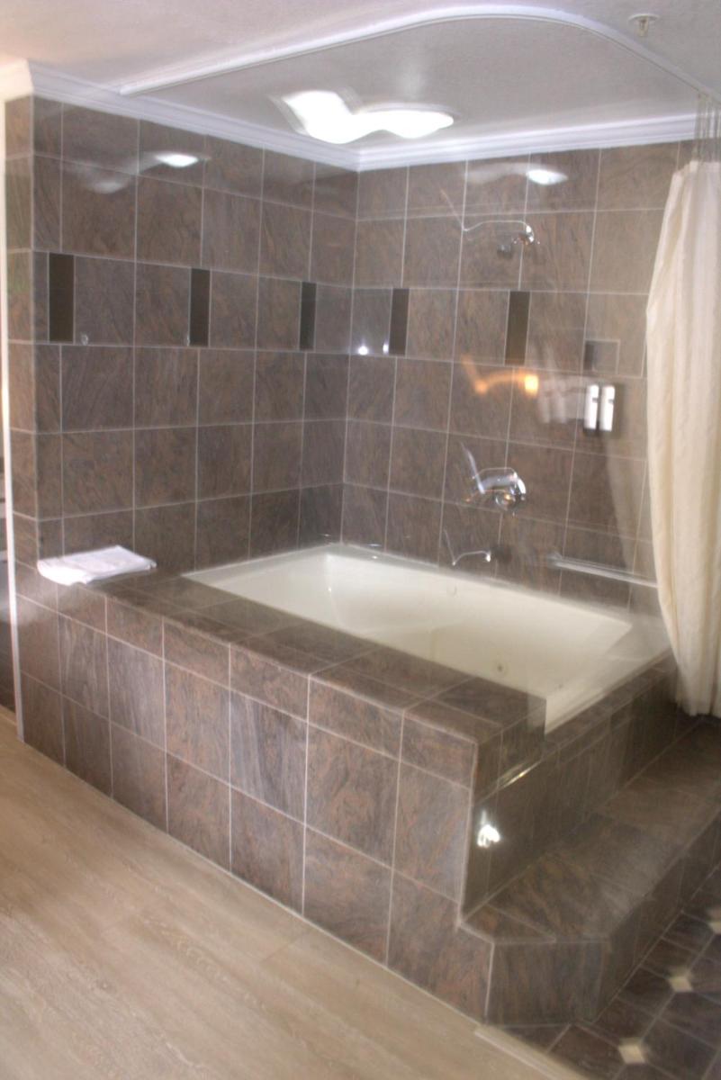 Discovery Inn - image 7