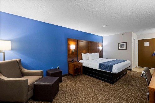 Comfort Inn & Suites Hazelwood - St Louis Hazelwood - image 9