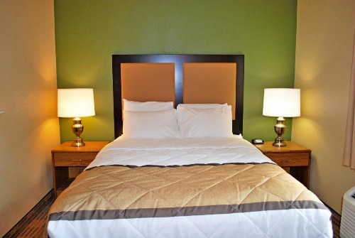Host Inn and Suites - image 14