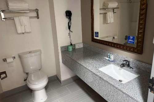Americas Best Value Inn Hazlehurst MS - image 11