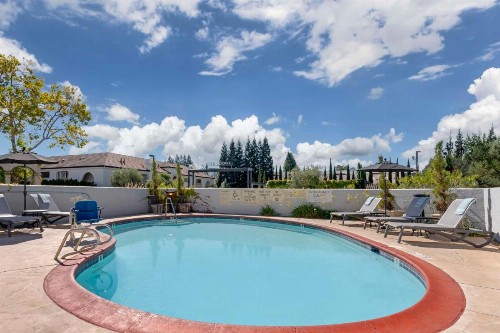 Best Western Dry Creek Inn - image 11