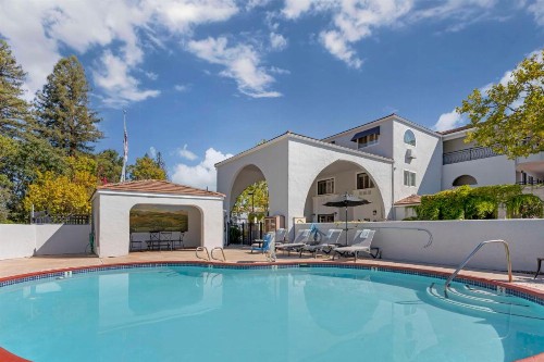 Best Western Dry Creek Inn - image 2