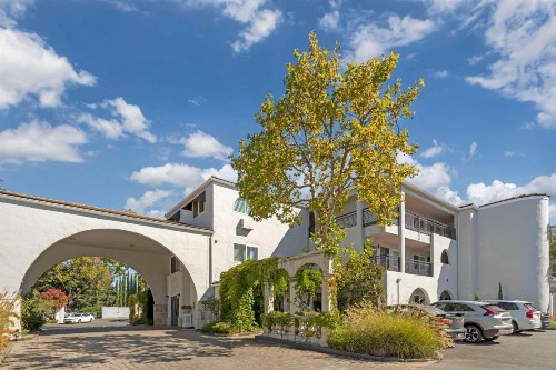 Best Western Dry Creek Inn - image 20