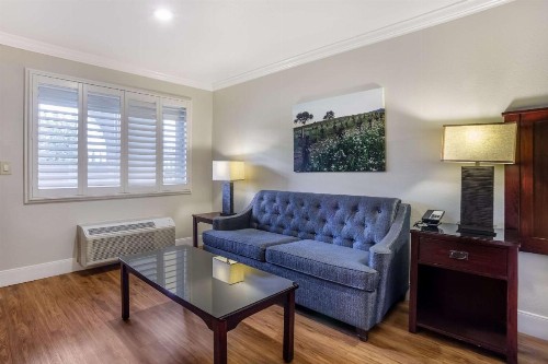 Best Western Dry Creek Inn - image 32