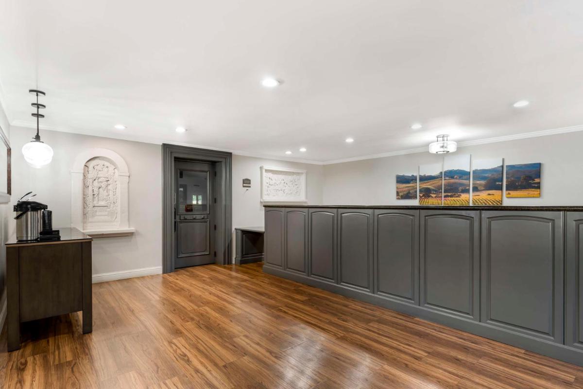 Best Western Dry Creek Inn - image 4