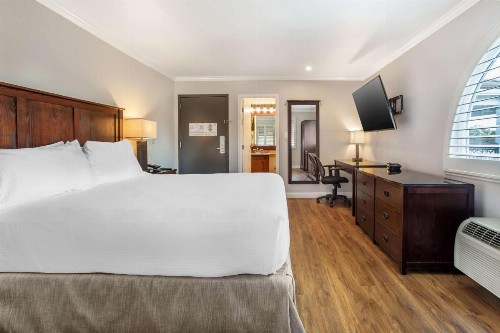 Best Western Dry Creek Inn - image 40