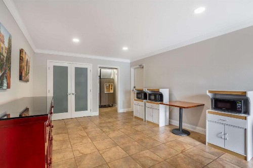Best Western Dry Creek Inn - image 49