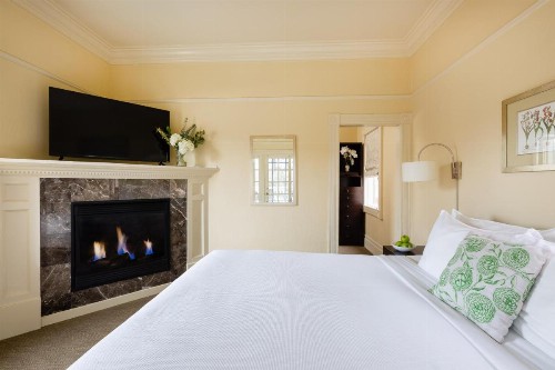 Healdsburg Inn on the Plaza A Four Sisters Inn - image 3