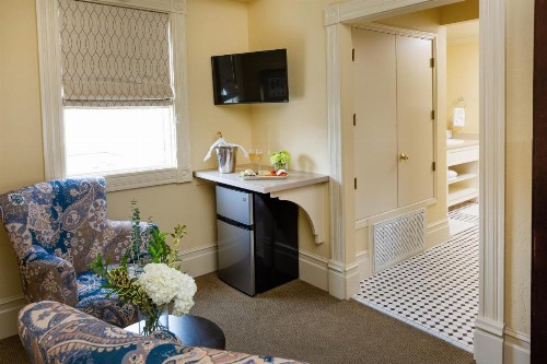 Healdsburg Inn on the Plaza A Four Sisters Inn - image 5