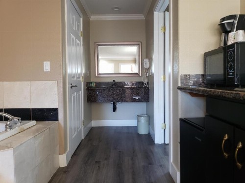 Fairview Inn & Suites - image 22