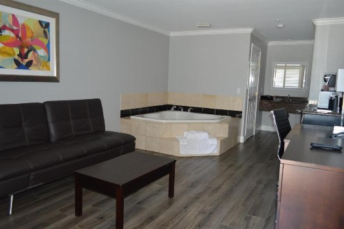 Fairview Inn & Suites - image 37