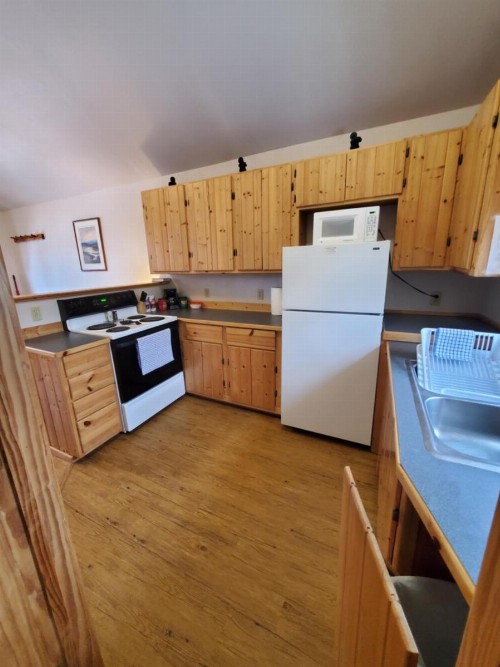 Alaskan Spruce Cabins - image 48