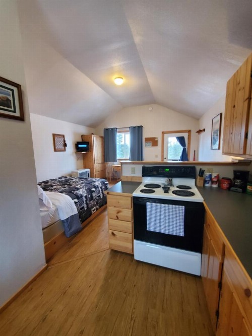 Alaskan Spruce Cabins - image 50