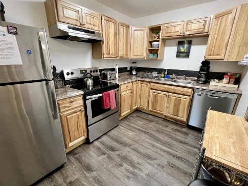Denali 2-King Bedrooms each with own Private Bathroom. Full Kitchen and Amentities! - image 20