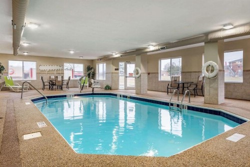 Holiday Inn Express and Suites Newark Heath - image 3