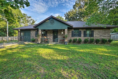 'Deer Camp Run' ~ Dog-Friendly House w/ Yard! - image 2