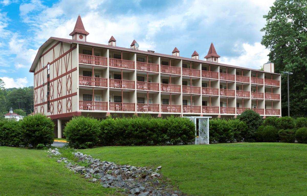 Hampton Inn Helen - main image