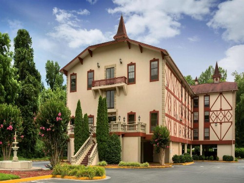 Hampton Inn Helen - image 33