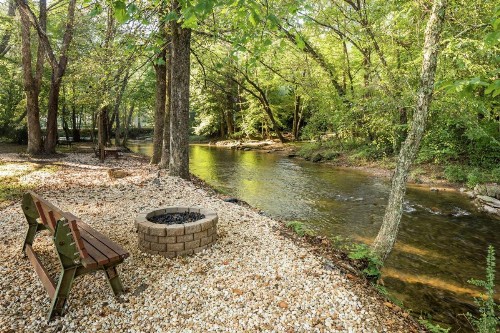 Hampton Inn Helen - image 8