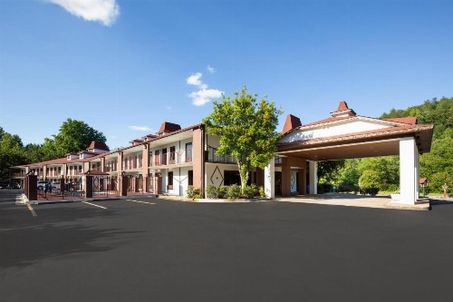 Econo Lodge Helen - image 17