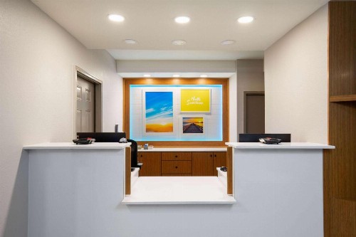Econo Lodge Helen - image 38