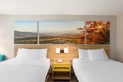 Econo Lodge Helen - image 39