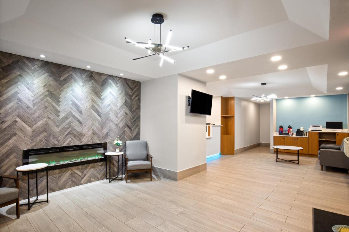 Econo Lodge Helen - image 6