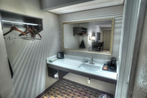Amerivu Inn & Suites - Helen - image 22