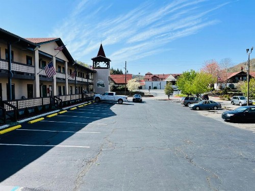 Haven Inn & Suites Helen - image 10