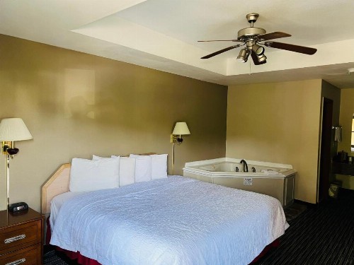 Haven Inn & Suites Helen - image 17