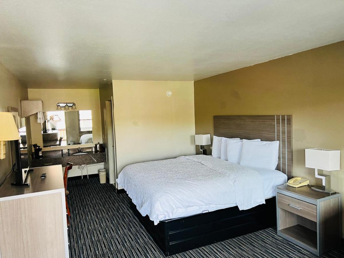 Haven Inn & Suites Helen - image 2