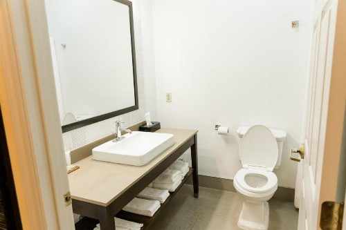 Country Inn & Suites by Radisson Helen GA - image 3