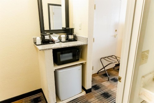 Country Inn & Suites by Radisson Helen GA - image 7