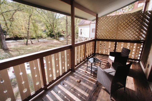 Riverbend Motel & Cabins - image 11