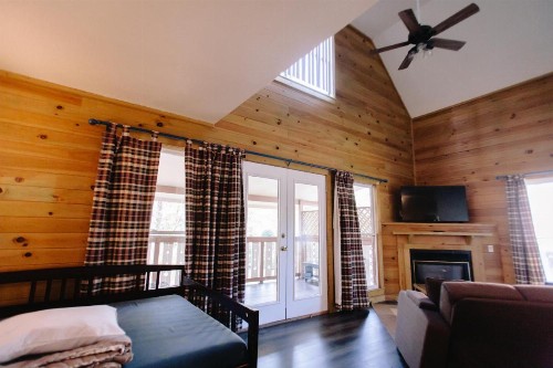Riverbend Motel & Cabins - image 42