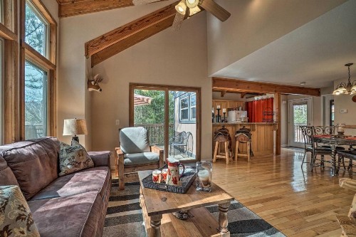 Christoffs Chalet with Hot Tub - 2 Mi to Downtown - image 12