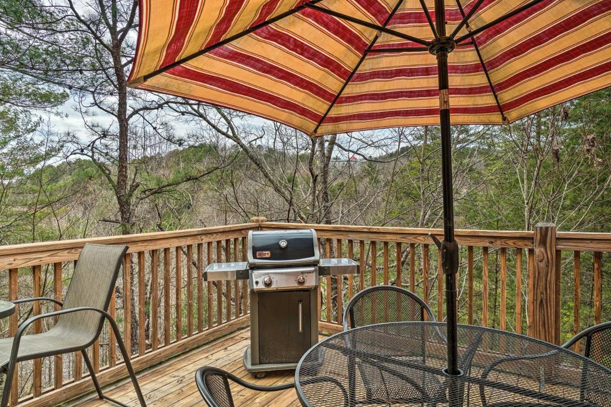 Christoffs Chalet with Hot Tub - 2 Mi to Downtown - image 5