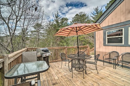 Christoffs Chalet with Hot Tub - 2 Mi to Downtown - image 7