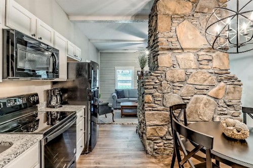 Upcountry Inn - image 10