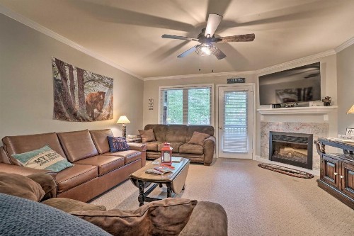 Updated Helen Townhome with Hot Tub River View