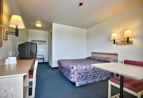America's Best value Inn & Suites-Helena - image 7