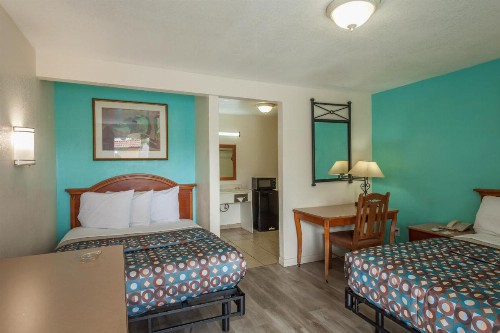 Vagabond Inn Hemet - image 11