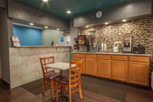 Vagabond Inn Hemet - image 3