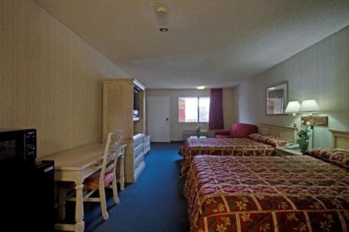 Days Inn by Wyndham Hemet - image 10