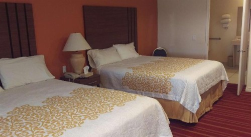 Days Inn by Wyndham Hemet - image 13