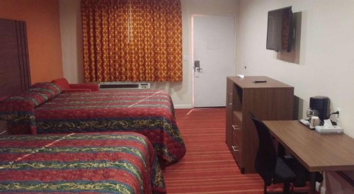 Days Inn by Wyndham Hemet - image 2